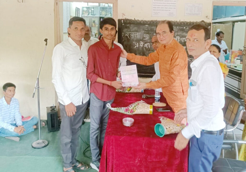 40 नांदेडला 'एज्युकेशन हब' बनवण्यात श्री शारदा भवन एज्युकेशन सोसायटीचे मोठे योगदान -डी.पी.सावंत -NNL