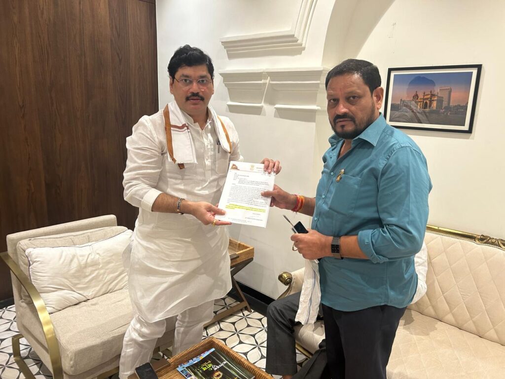 IMG 20240612 WA0027 खरीपहंगाम २०२३-२४ सोयाबीन कापूस, तुर पिकाच्या नुकसानीची विमा संरक्षित रक्कम देण्यात यावी -NNL