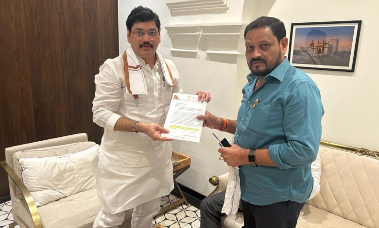 IMG 20240612 WA0027 खरीपहंगाम २०२३-२४ सोयाबीन कापूस, तुर पिकाच्या नुकसानीची विमा संरक्षित रक्कम देण्यात यावी -NNL