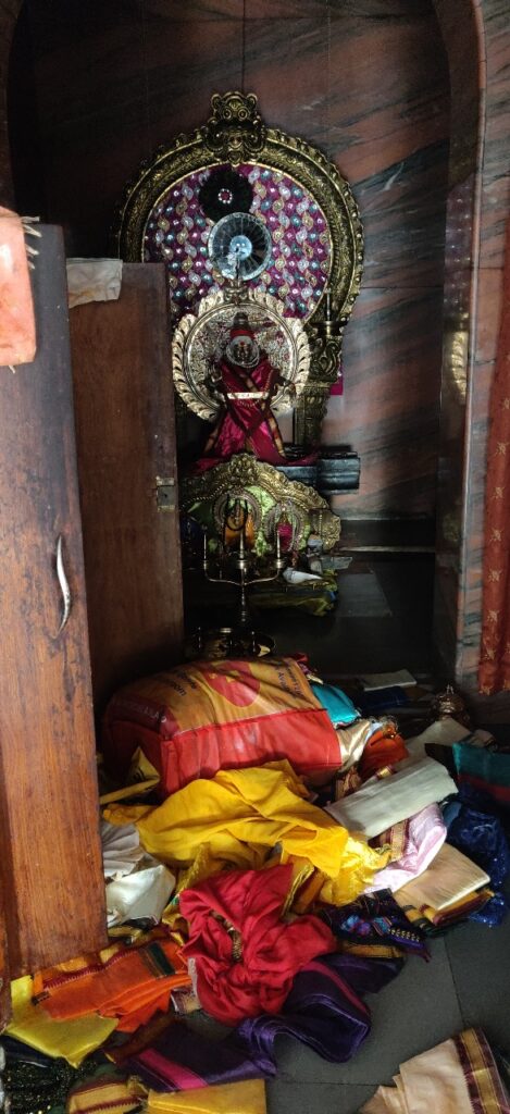 IMG 20240618 WA0080 अय्यप्पा स्वामी मंदिरातील एक लाख 33 हजार रुपयांचा ऐवज लंपास -NNL