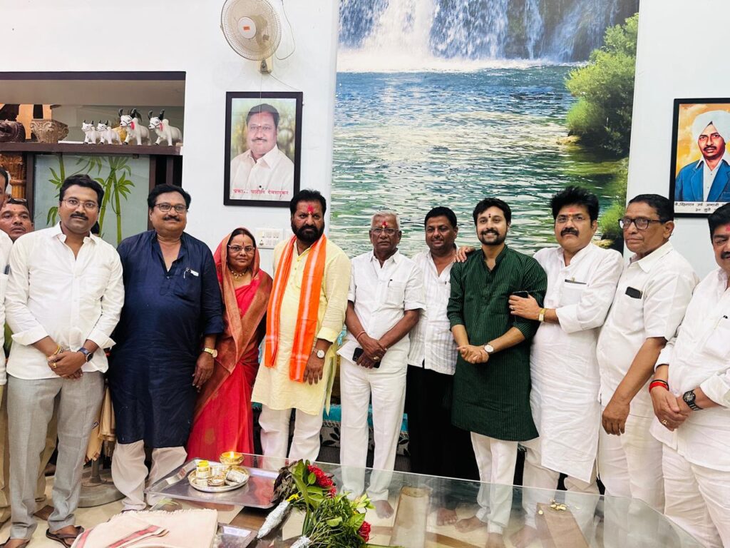 IMG 20240621 WA0033 उमरखेड येथील नांदेड व हिंगोली खासदारांचा विठ्ठल बागेत सत्कार ! -NNL