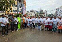 IMG 20240624 WA0009 चालण्याची भव्य स्पर्धा रिमझिम पावसात देखील २८९ स्पर्धकांनी सहभाग घेतला- धर्मभूषण ॲड. दिलीप ठाकूर -NNL