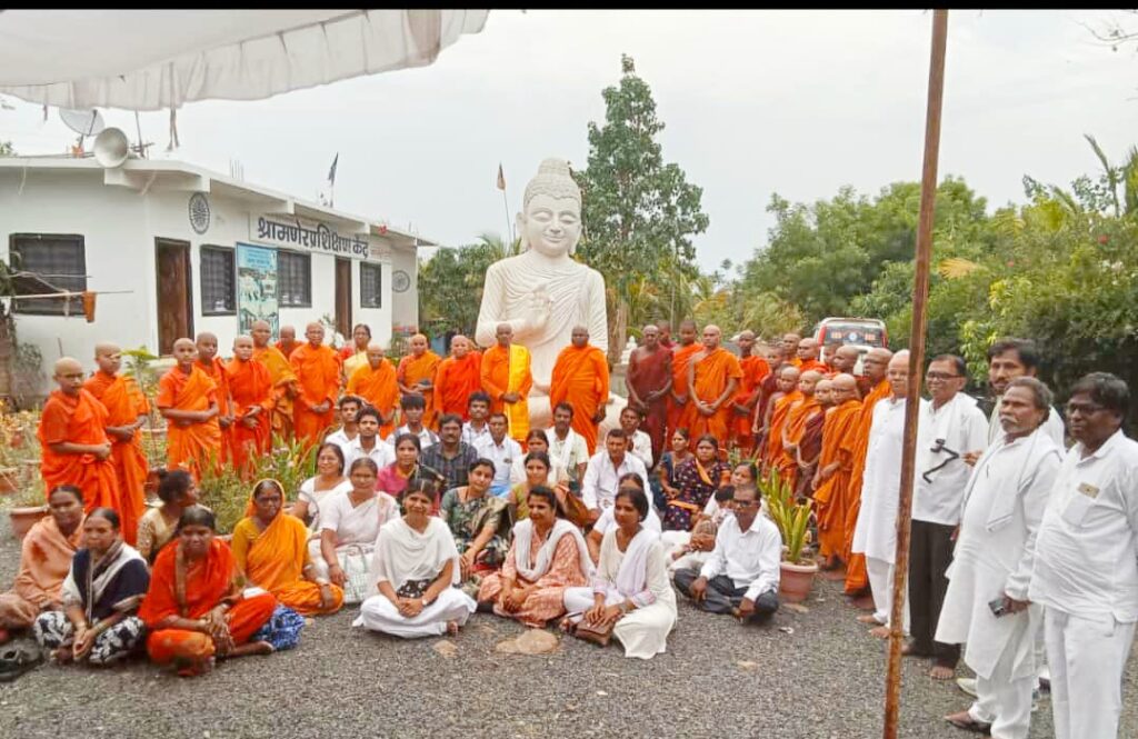 IMG 20240608 060323 खुरगावला महिलांच्या श्रामणेर प्रशिक्षण शिबिरास सुरुवात; २८ बौद्ध उपासक, उपासिकांना श्रामणेर दीक्षा
