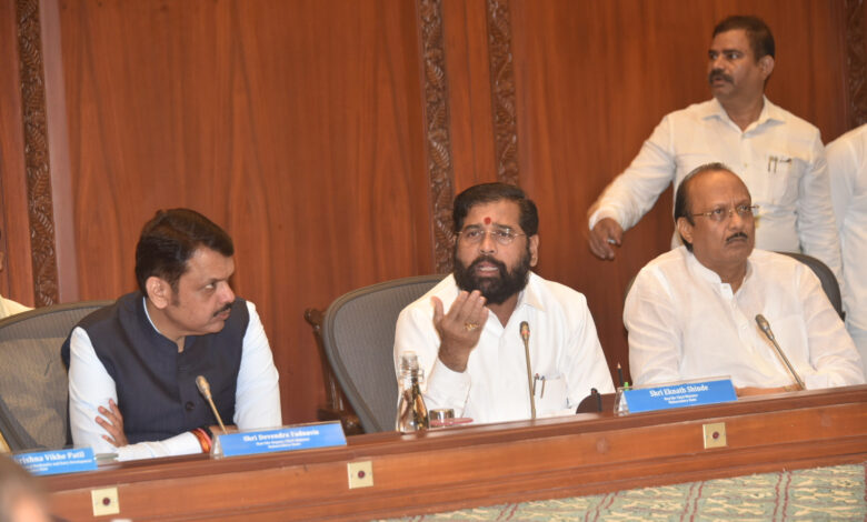 मुख्यमंत्री उपमुख्यमंत्र्यांनी घेतला खरिपाचा आढावा 2 शेतकऱ्यांना नुकसान भरपाईच्या मदतीचे वाटप ३० जूनपर्यंत पूर्ण करावे मुख्यमंत्री एकनाथ शिंदे यांचे निर्देश - NNL