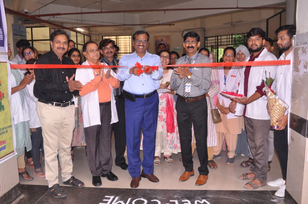 11 07 2024 Dr. Shankarao Chavan | डॉ. शंकरराव चव्हाण शासकीय वैद्यकीय महाविद्यालयात जागतिक लोकसंख्या दिन साजरा -NNL