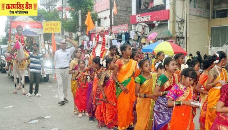 12 Vithu Mauli alarm in Nanded city | नांदेड शहरात पालखीची दिंडी काढून विठू माऊलीचा गजर करण्यात आला -NNL