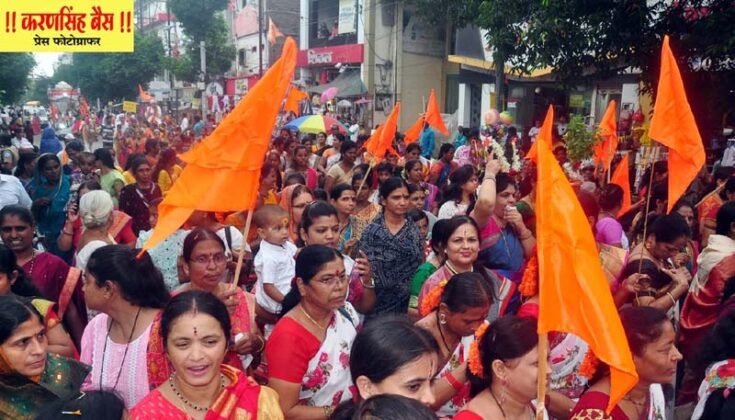 14 Vithu Mauli alarm in Nanded city | नांदेड शहरात पालखीची दिंडी काढून विठू माऊलीचा गजर करण्यात आला -NNL