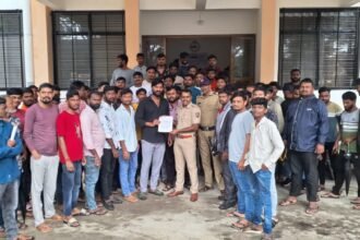 2cd0e24f 76a7 41a8 b9a6 aabafd216cc0 A statement to the police | किनवट मधील अवैध धंदे बंद करण्यासंदर्भात पोलिसाकडे निवेदन - NNL