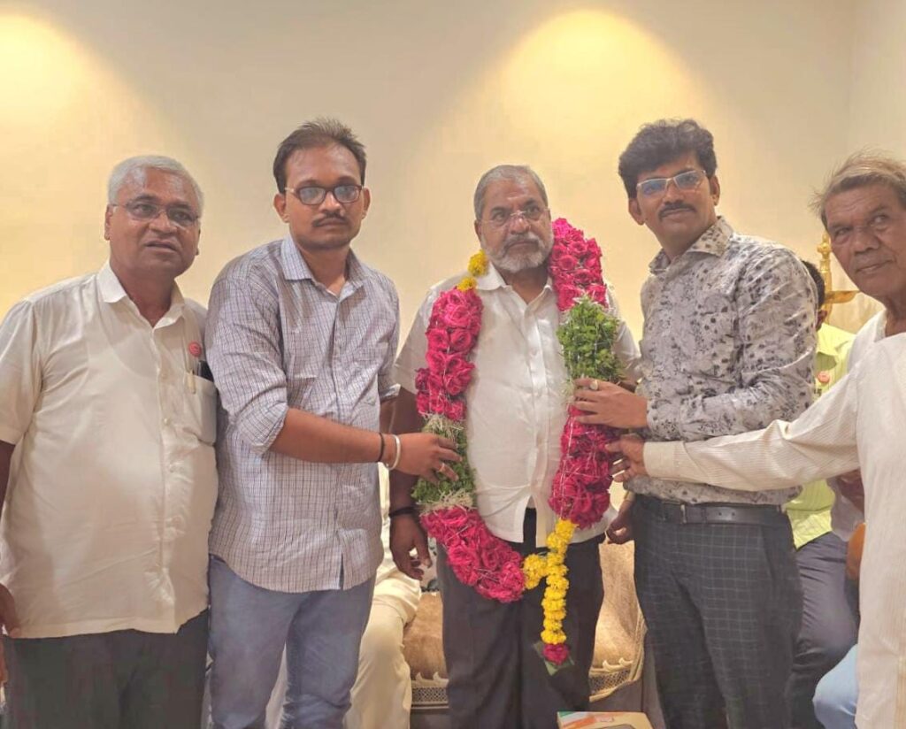 सचिन कासलीवाल यांनी घेतली राजू शेट्टी व पंजाबराव डक यांची भेट -NNL