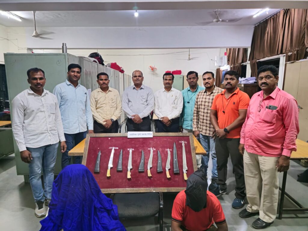 IMG 20240707 WA0002 दोन आरोपिकडून स्थानिक गुन्हे शाखेने केले पाच खंजर जप्त -NNL