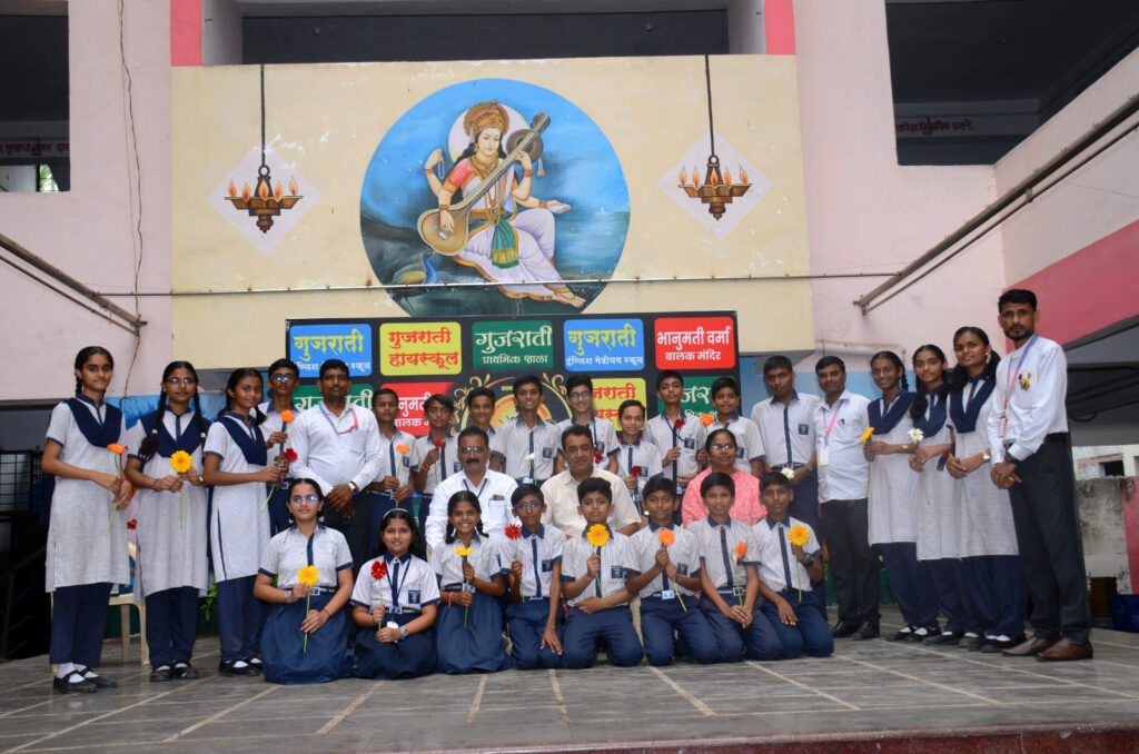 IMG 20240709 WA0065 Gujarati High School Nanded | नांदेडच्या गुजराथी हायस्कूलचे स्कॉलरशिप परिक्षेत मोठे यश -NNL