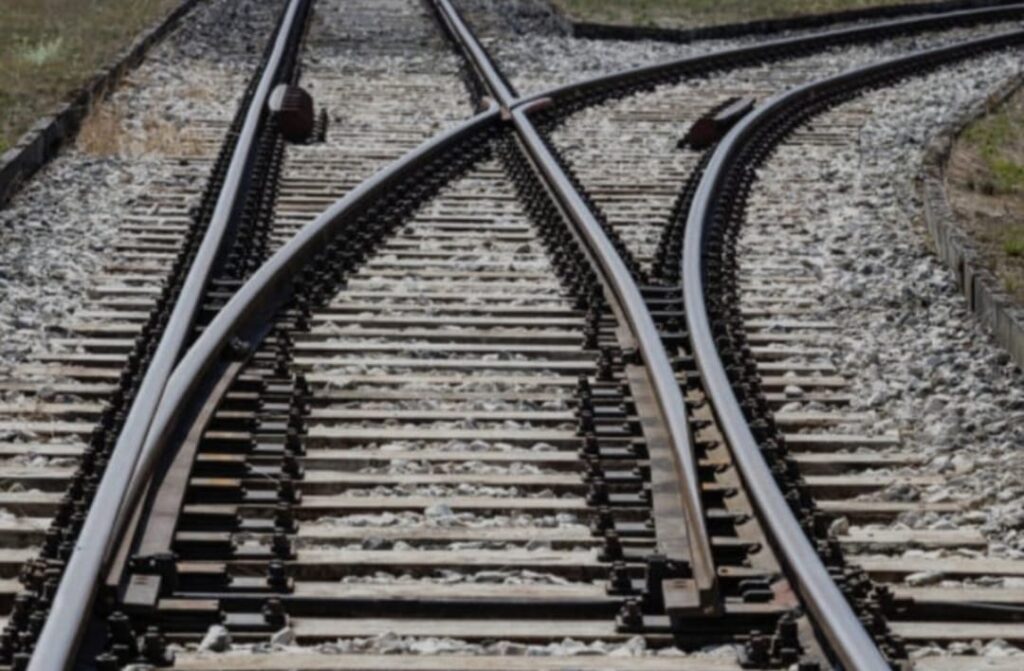 IMG 20240717 WA0083 राज्यातील शक्तिपीठ जोडणाऱ्या रेल्वे तरी सुरू करा - प्रवाशांची मागणी -NNL