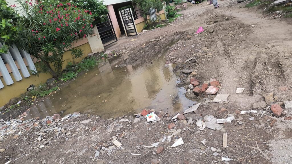 IMG 20240720 WA0037 Abhijitnagar | अभिजितनगरला घातला असुविधांनी विळखा नागरिकांनी व्यक्त केला संताप - NNL