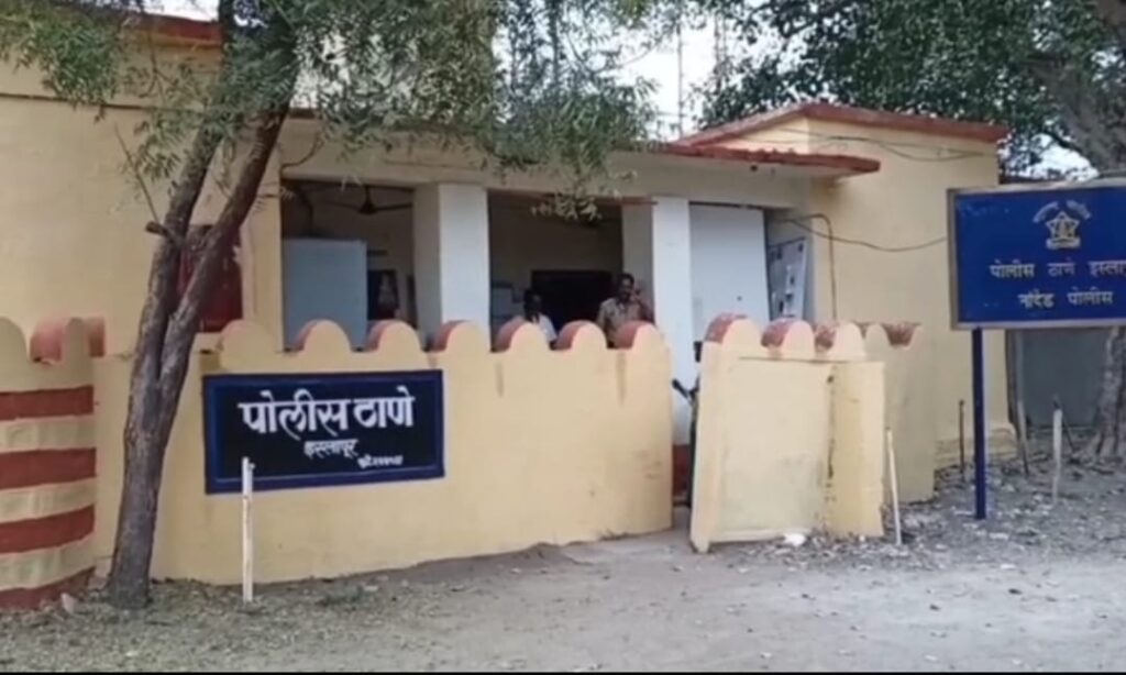 IMG 20240725 WA0018 Husband committed suicide | पत्नी मोबाईलवर दुसऱ्याला बोलण्याच्या कारणावरून पतीने केली आत्महत्या - NNL