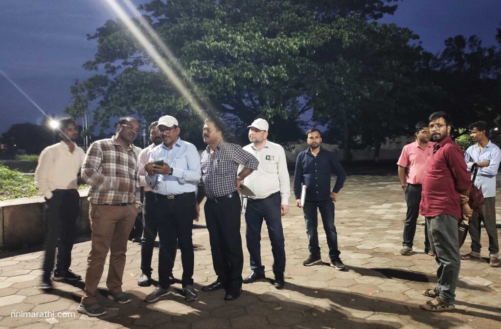 Visit of Central Project Manager | रेल्वेच्या सेंट्रल प्रोजेक्ट मॅनेजर यांची हिमायतनगर रेल्वेस्थानकावर भेट; विकास कामाची पाहणी -NNL