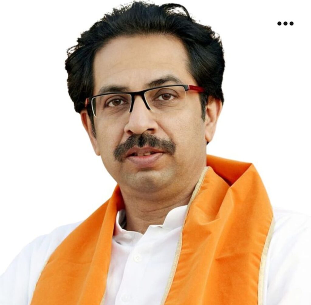 uddhav thakrye blood donation camp was organized | शिवसेना पक्षप्रमुख उध्दव ठाकरे यांच्या वाढदिवसाच्या निमित्ताने भव्य रक्तदान शिबीर आयोजन - NNL