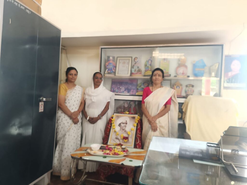 Celebrating World Tribal Day : हिमायतनगरच्या हुजपामध्ये जागतिक आदिवासी दिन साजरा करण्यात आला -NNL