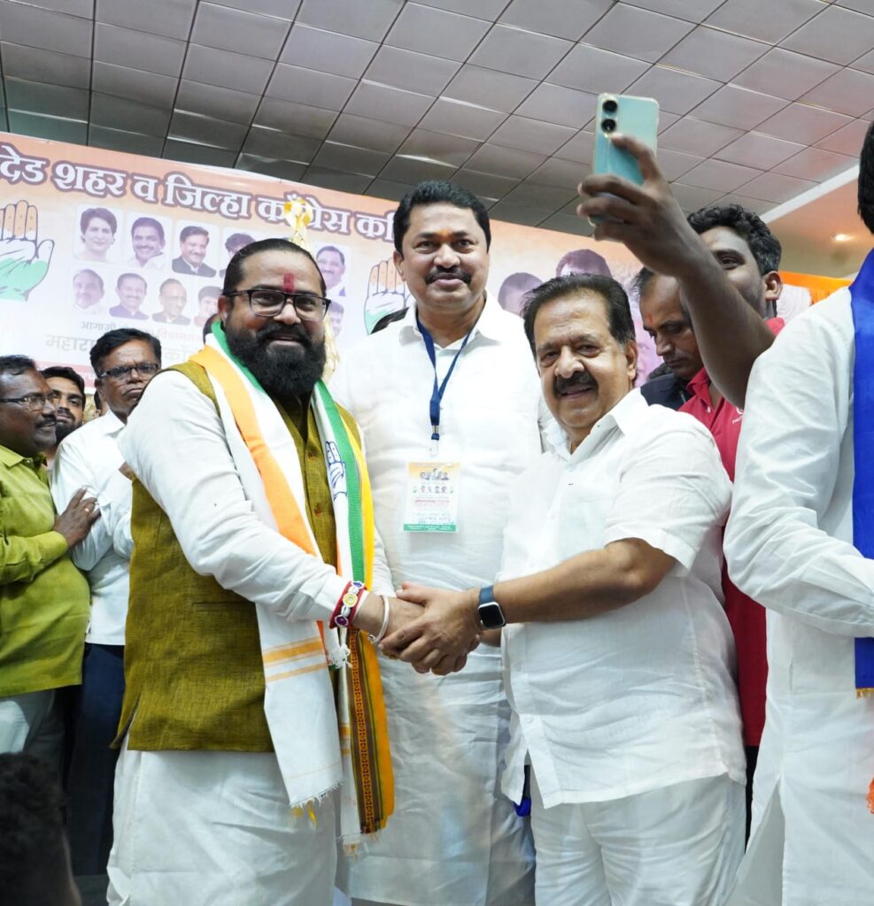 IMG 20240812 WA0070 Gor Sena's national president Arun Chavan : गोर सेनेचे राष्ट्रीय अध्यक्ष अरुण चव्हाण यांचा काँग्रेस पक्षात जाहीर प्रवेश -NNL