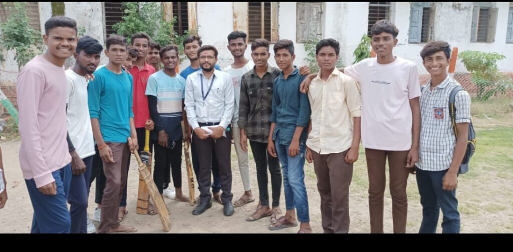 IMG 20240813 WA0017 taluk level cricket competition : प्रतिस्पर्धी संघाला धूळचारीत तालुकास्तरीय क्रिकेट स्पर्धेमध्ये हुजपाचा संघ प्रथम -NNL