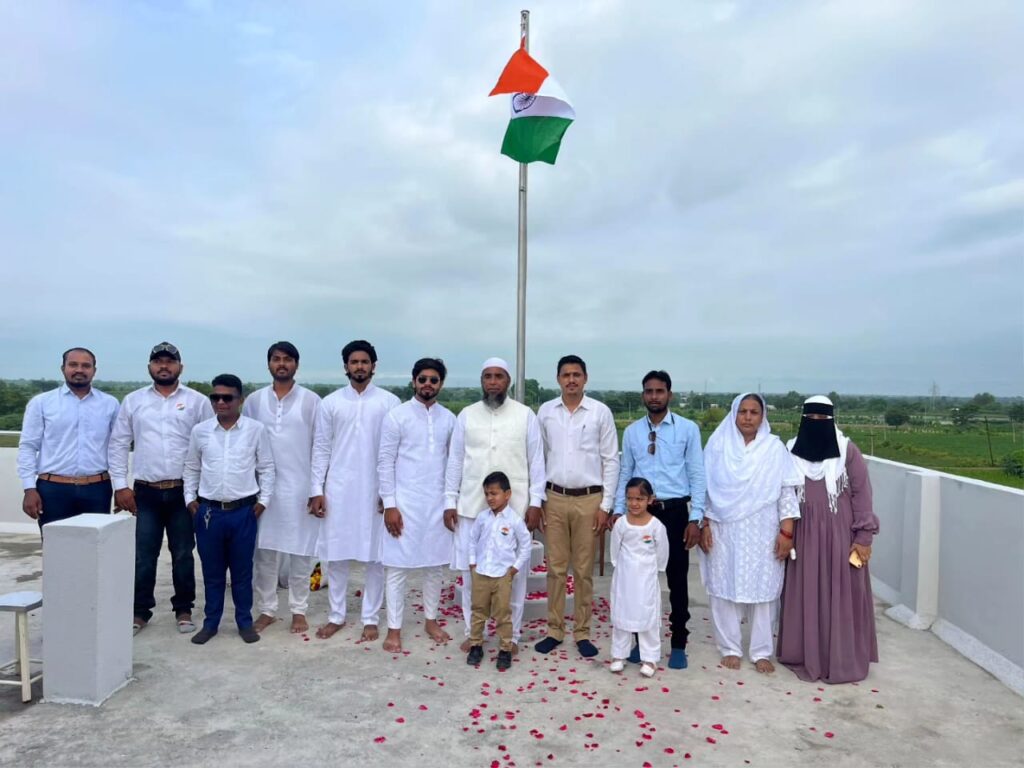 यशवंत पॅरामेडिकल कॉलेज येथे स्वातंत्र्य दिवस साजरा -NNL