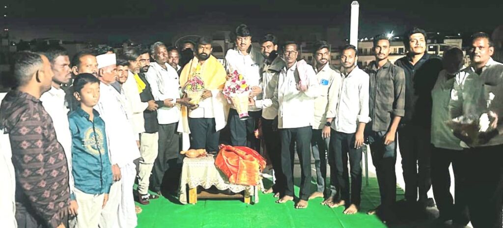 IMG 20240819 WA0042 Laxman Hake ; नांदेड दक्षिण मध्ये ओबीसी नेते लक्षमण हाके आयलवाड यांच्या निवासस्थानी मुक्काम, आगामी विधानसभा सह अनेक विषयावर चर्चा - NNL