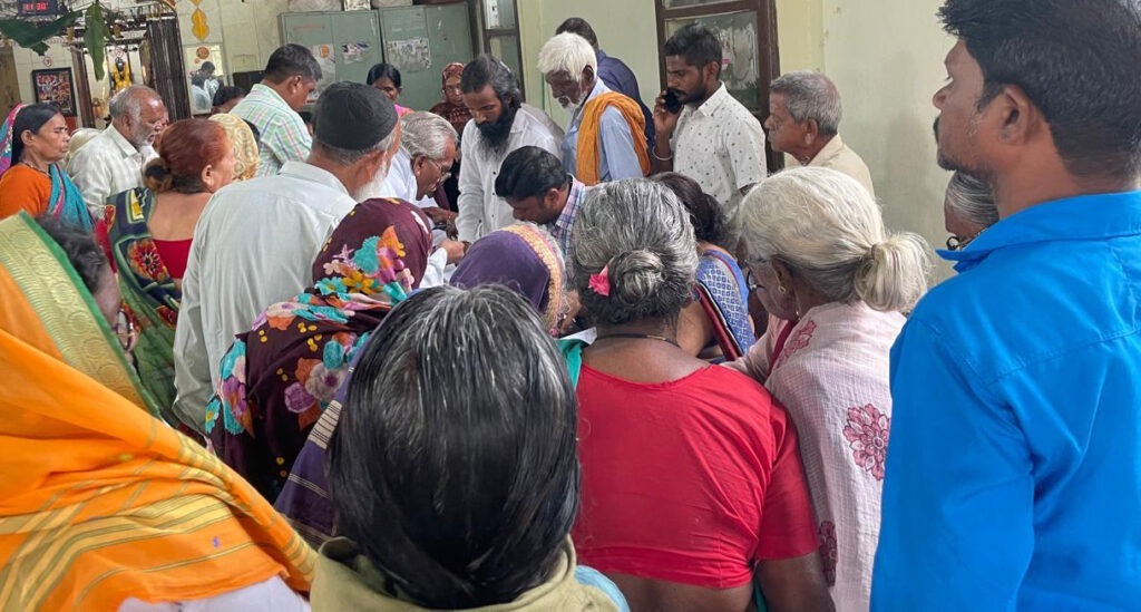 photo6 Vyoshree and Tirthadarshan : सर्व समाजातील ज्येष्ठ नागरिकांसाठी ‘वयोश्री व तिर्थदर्शन’ योजनेची लाभ ...भास्कर अण्णा तुम्मा -NNL