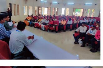 फोटो Vyoshree and Tirtha Darshan Yojana; मुख्यमंत्री वयोश्री व मुख्यमंत्री तीर्थ दर्शन योजनेबाबत बैठक संपन्न - NNL