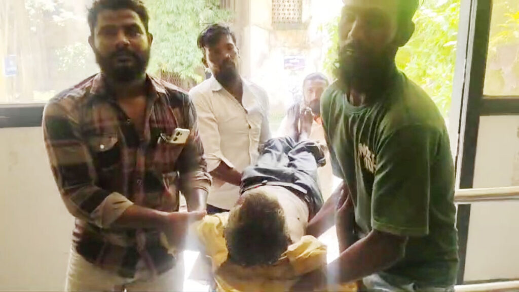 The life of the one who jumped into the Godavari riverbed was saved : गोदावरी नदीपात्रात उडी घेतलेल्याचे वाचविले प्राण -NNL