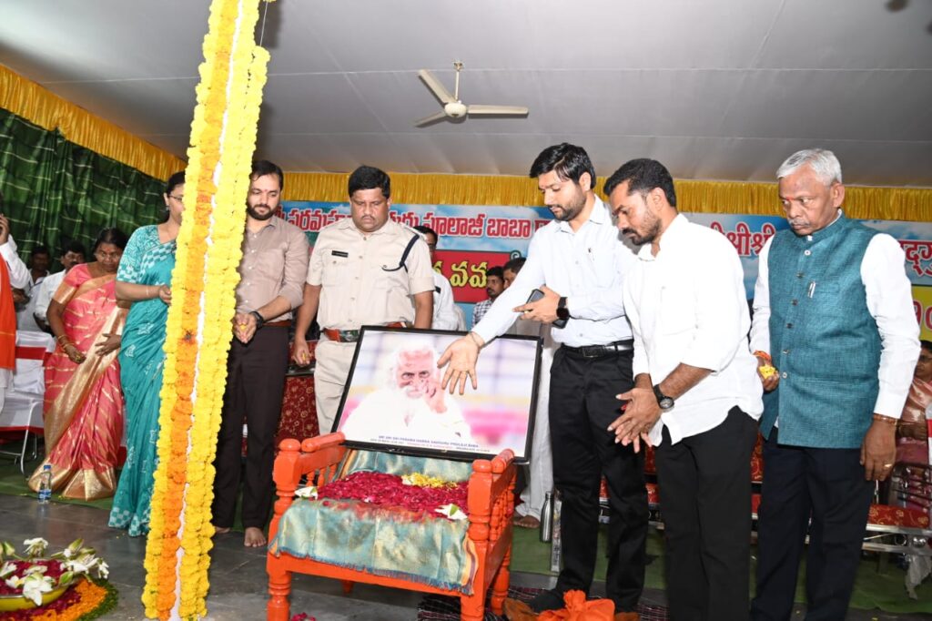 IMG 20240903 WA0060 birth of Saint Phulaji Baba ; किनवट तालुक्यातील 33 गावा मधून संत फुलाजी बाबा यांचा जन्मोत्सव साजरा - NNL