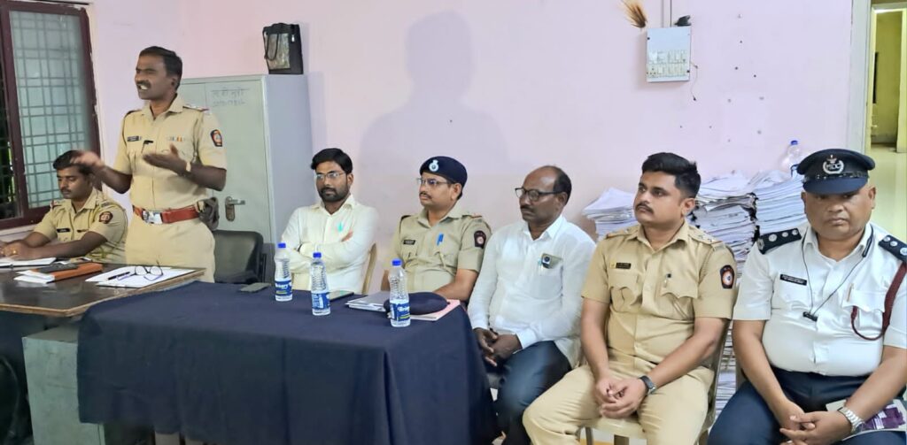 IMG 20240906 WA0108 Celebrate Ganeshotsav peacefully : गणेशोत्सव शांततेत साजरा करा, पोलीस निरीक्षक आयलाने.. NNL