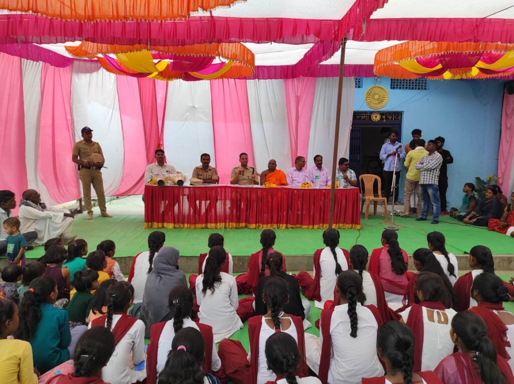 IMG 20240913 WA0041 1 Abinash Kumar : स्पर्धेच्या युगात मेहनतीशिवाय पर्याय नाही - पोलीस अधीक्षक अबिनाश कुमार -NNL