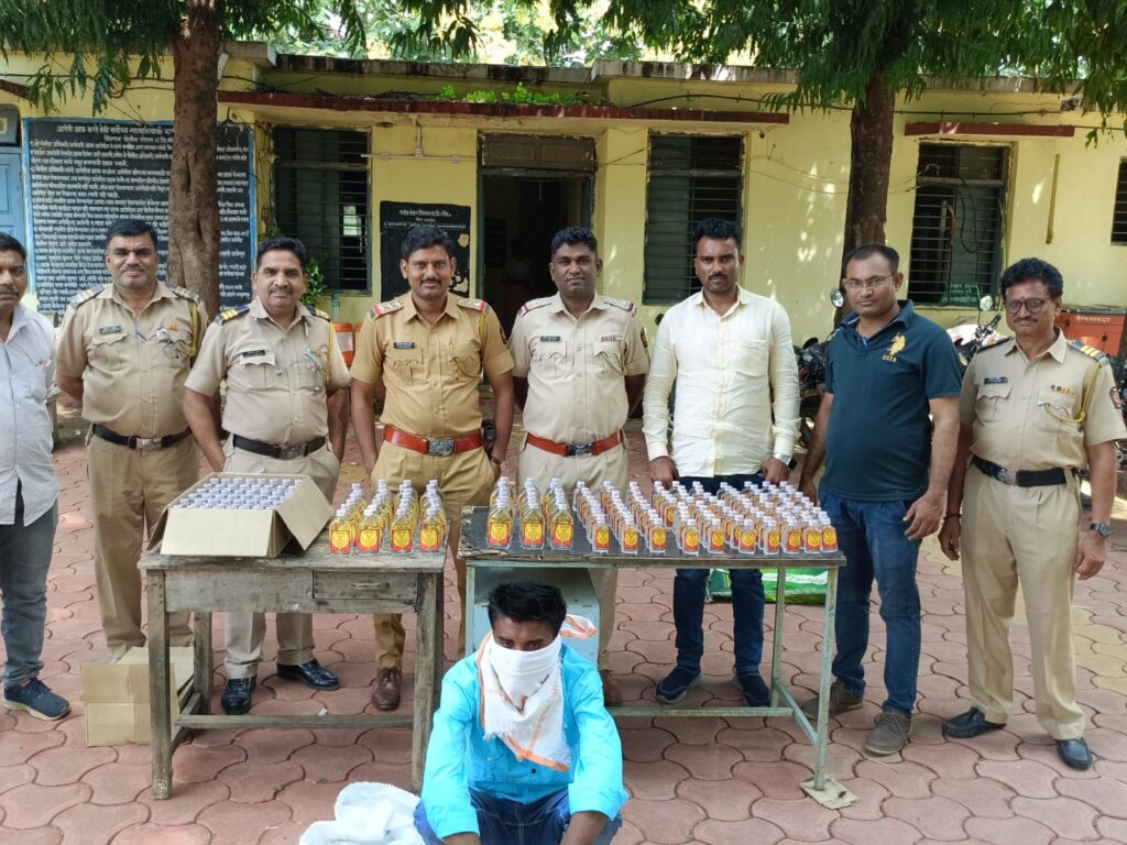 Limbgaon police raided : लिंबगांव पोलीसांनी टाकला अवैध देशी दारु विक्री करणाऱ्यावर छापा -NNL
