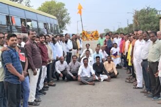 IMG 20240919 WA0001 Dhanegaon Vasrani Duddeari Chowk ; धनेगाव वसरणी दुधडेअरी चौकातील नामफलक विटंबना करणाऱ्या युवकावर कडक कार्यवाही करावी, समाज बांधवांची मागणी - NNL