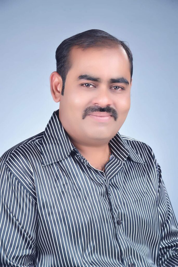 IMG 20240928 WA0161 Mahesh magar ; अकार्यक्षम प्रभारी कुलसचिव यांना तात्काळ हटवा - डॉ.महेश मगर -NNL