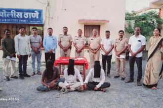 IMG 20240913 190312 Naigaon police arrested three accused : दानपेटी फोडून चोरी करणाऱ्या तीन आरोपीतांना नायगाव पोलीसांनी केली अटक; आरोपींची न्यायालयीन कोठडीत रवानगी -NNL