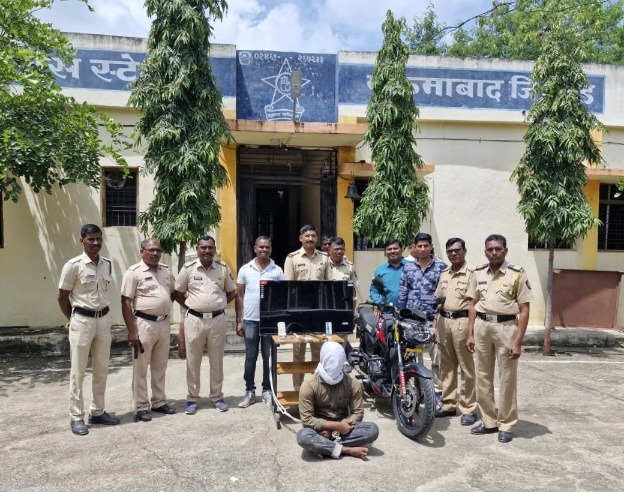 Mukramabad police acted aggressively : मुक्रामाबाद पोलीसांनी दबंग कार्यवाही; घरफोडीतील तीन गुन्हेगांराना अटक करून मुद्देमाल केला जप्त -NNL