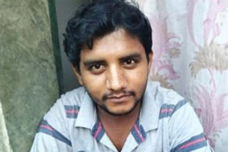 akshay shinde Akshay Shinde's firing : अक्षय शिंदेचा गोळीबार, पोलिसांच्या प्रत्युत्तरात झाला ठार, विरोधकांकडून चौकशीची मागणी -NNL