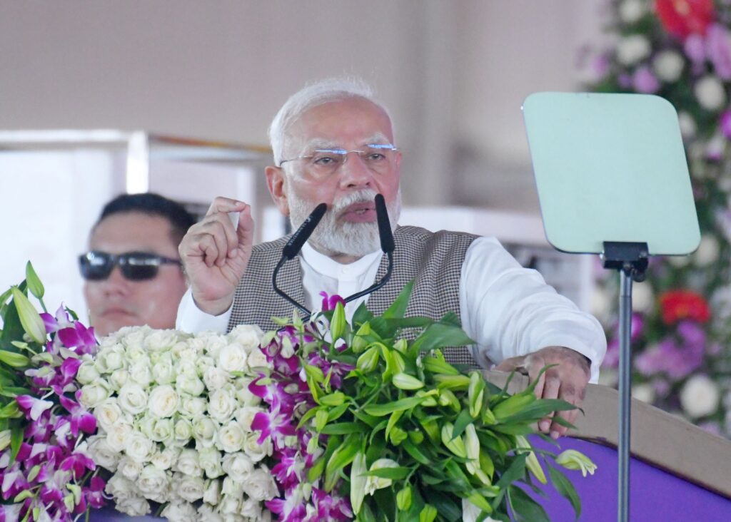 पीएम विश्वकर्मा योजनेचा वर्षपूर्ती सोहळा 5 Prime Minister Narendra Modi : पीएम विश्वकर्मा योजनेतून पारंपरिकता आणि कौशल्याला नवीन ऊर्जा - प्रधानमंत्री नरेंद्र मोदी -NNL