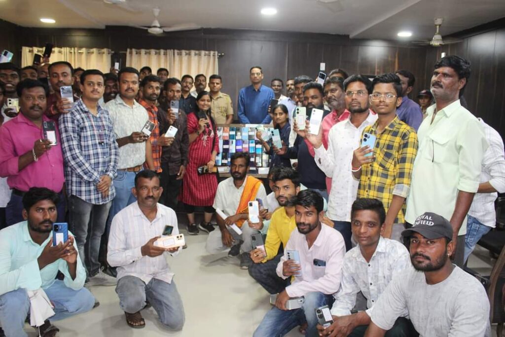 FB IMG 1727955442338 150 android mobile : नांदेड जिल्हयातील मोबाईल मिसींग मधील 23,40,500 /- रूपयाचे 150 अँड्रॉईड मोबाईल हस्तगत -NNL