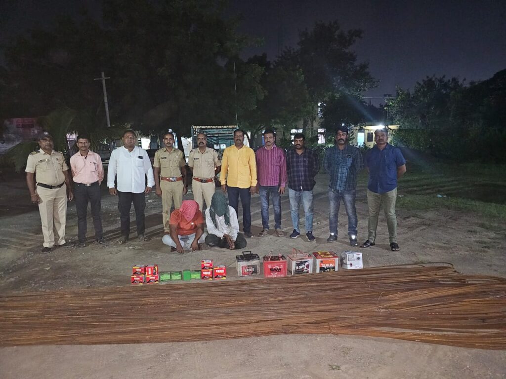 IMG 20241005 WA0043 Itwara police action : इतवारा पोलिसांनी दोन गुन्हे उघडकिस आणुन 85 लक्ष 406 रुपयाचा मुद्देमाल जप्त केला -NNL