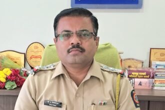 IMG 20241008 WA0018 Police omkant chincholkar ; ओमकांत चिचोलकर यांनी पदभार घेताच ग्रामीण पोलीस ठाण्यात तंटामुक्त समितीसह, ग्राम रक्षक दल व व्यसन मुक्ती गाव समिती स्थापन -NNL