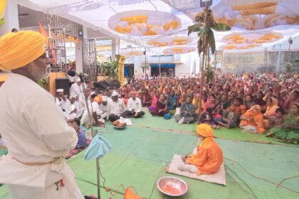 IMG 20241128 WA0014 Santshrestha Dnyaneshwar Maharaj Sanjivan Samadhi ; संतश्रेष्ठ ज्ञानेश्वर महाराज संजीवन समाधी सोहळा निमित्ताने गावात पालखी सोहळा व महाप्रसाद भंडारा - NNL