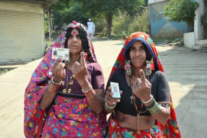 WhatsApp Image 2024 11 26 at 7.07.23 PM A different election! : वेगळी निवडणूक ! यंत्रणेवर विश्वास वाढविणाऱ्या घटनांनी लक्षवेधी ठरली -NNL