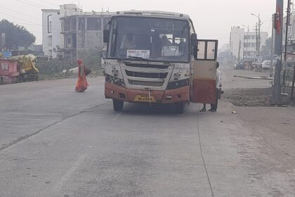 IMG 20241207 WA0026 Kinwat Agar : किनवट आगाराची बसगाडी परमेश्वर मंदिर बसस्थानकात येत नसल्याने प्रवाश्यांची गैरसोय -NNL