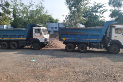 IMG 20241209 WA0010 Arrest and seizure of goods for illegal sand theft : ग्रामीण पोलीस स्टेशन हद्दीत अवैध रेती चोरी व वाहतुक करण्या-यास अटक व मुदेमाल जप्त -NNL