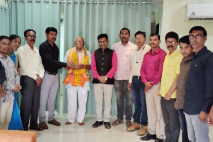 IMG 20241209 WA0022 Vice of Media : व्हाईस ऑफ मीडियाच्या माहुर तालुका अध्यक्षपदी विजय आमले यांची बिनविरोध निवड -NNL