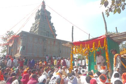 IMG 20241210 WA0010 Kailas Tekadi Mahadev ; श्री.शिखर कैलास टेकडी दयाळ धानोरा येथे लाखो भाविकांनी श्री.नर्मदेश्वर मंदिराचे घेतले दर्शन - NNL
