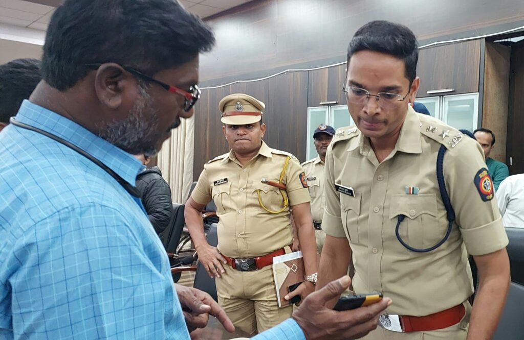 S.P.Abinash Kumar, that’s it…name hi kafi hain ! एस.पी.अबीनाश कुमार, बस्स…नाम ही काफी हैं !