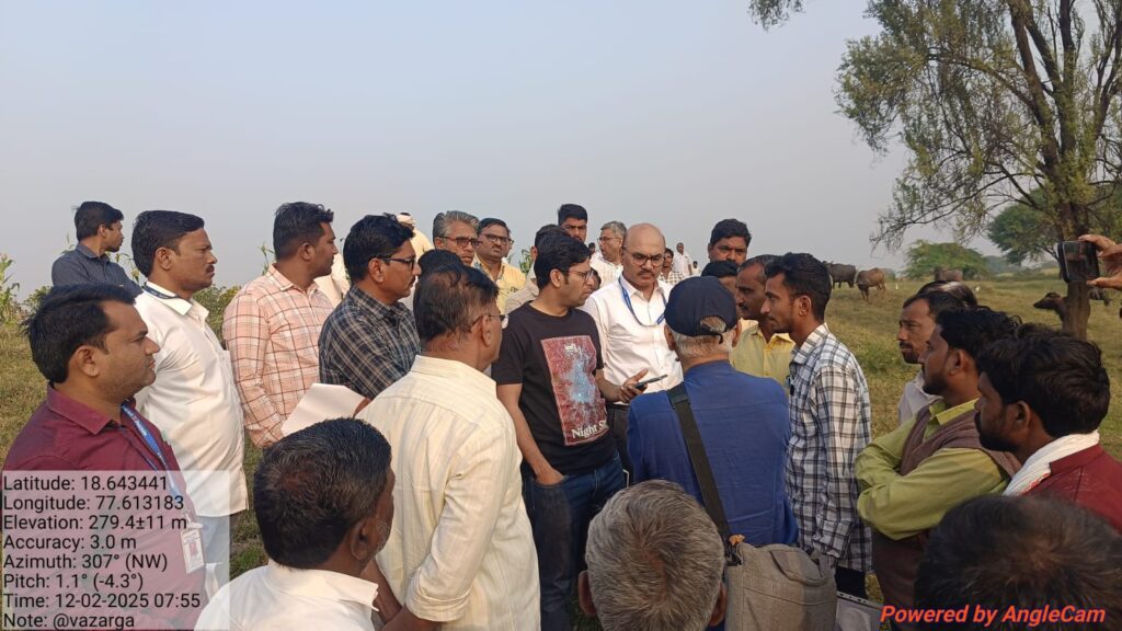 IMG 20250212 WA0037 Vazharga ; वझरगा येथील शेतकऱ्यांच्या पुलाचा प्रश्न तात्काळ मार्गी लावू- जिल्हाधिकारी