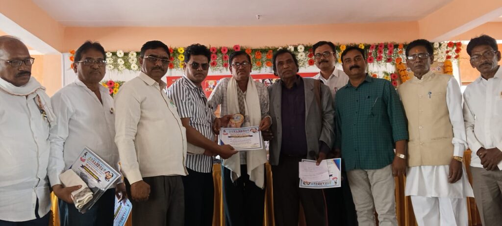 IMG 20250227 WA0085 Seshrao Patil ; शेषराव पाटील यांना डॉ.बाबासाहेब आंबेडकर समाजरत्न राज्यस्तरीय पुरस्कार प्रदान